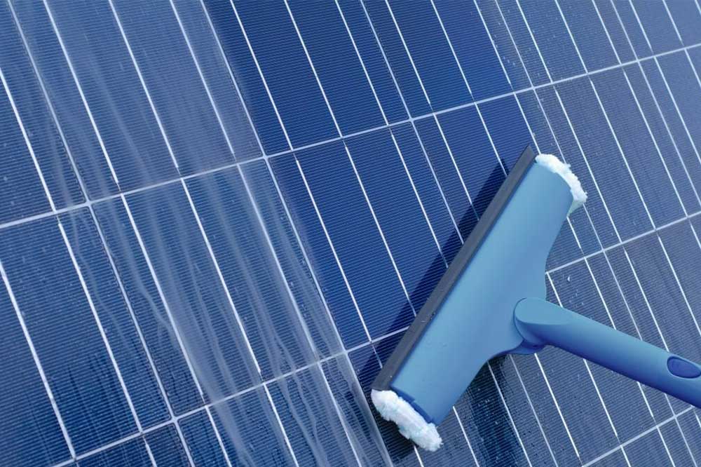 Manutenzione-e-pulizia-dei-pannelli-fotovoltaici Fotovoltaico Salento Lecce